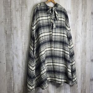 Arola Wool Black and White Plaid Cape/Poncho With Hood. Black & White